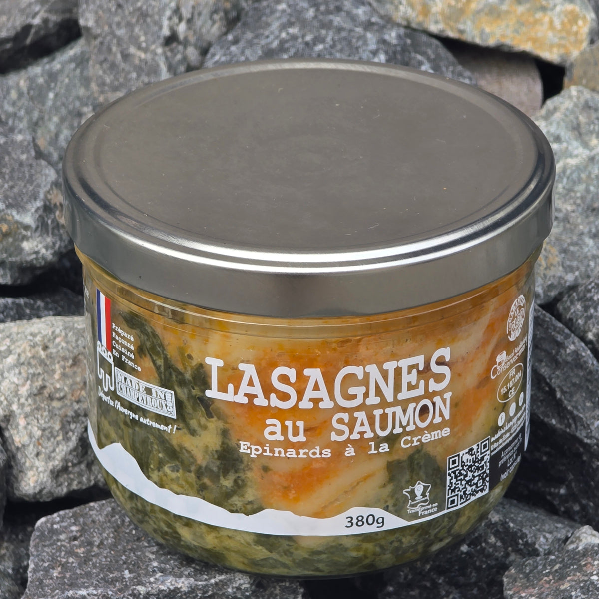 Bocal de Lasagnes au Saumon, Épinards à la Crème 380g sur pierre volcanique d'Auvergne – Le Picnic Français