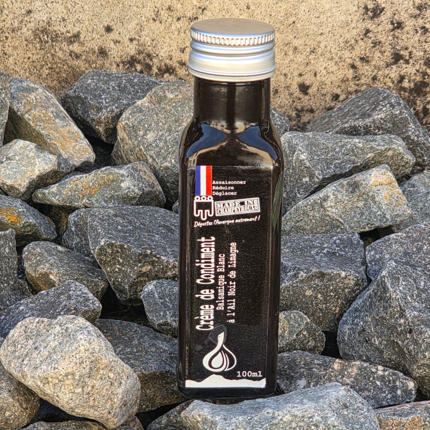 Crème balsamique blanc ail noir de Limagne en situation — Le Picnic Français