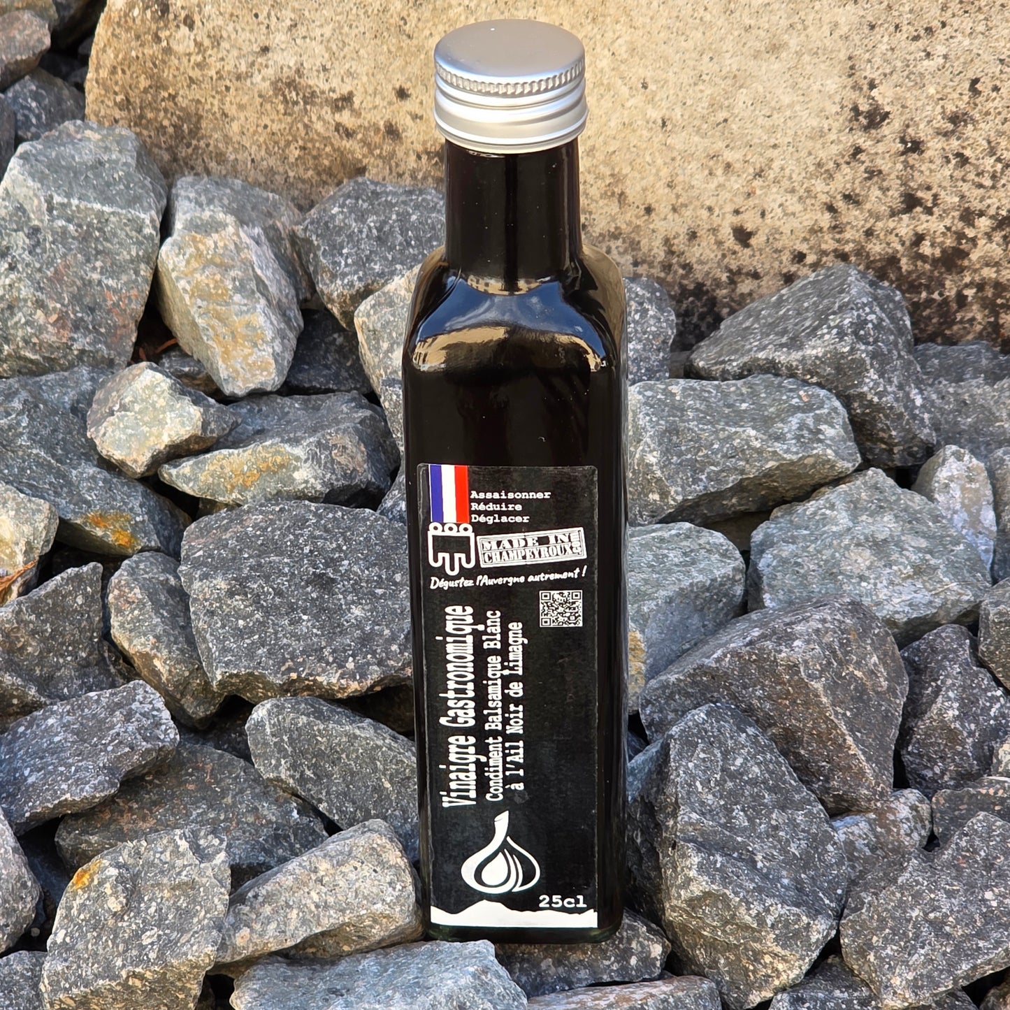 Vinaigre gastronomique ail noir de Limagne en situation — Le Picnic Français
