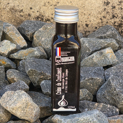 Crème balsamique blanc ail noir de Limagne en situation — Le Picnic Français
