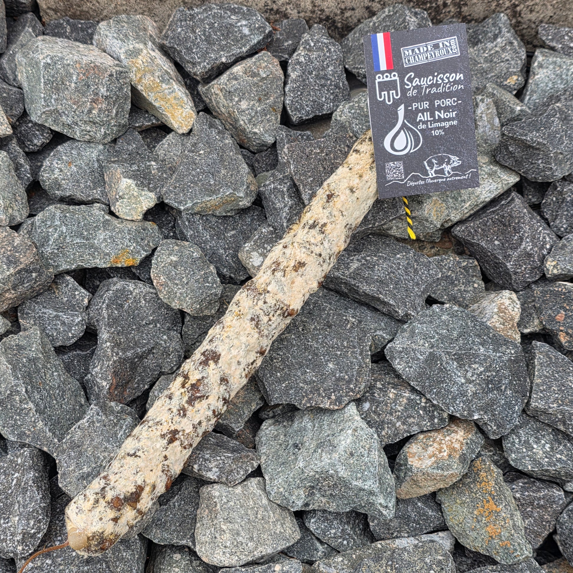 Saucisson sec à l'ail noir de Limagne 180g – Le Picnic Français