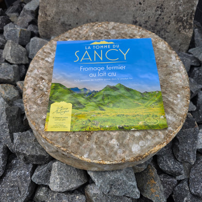 La Tomme du Sancy — tomme entière avec étiquette Les Terres d'Auvergne — Le Picnic Français